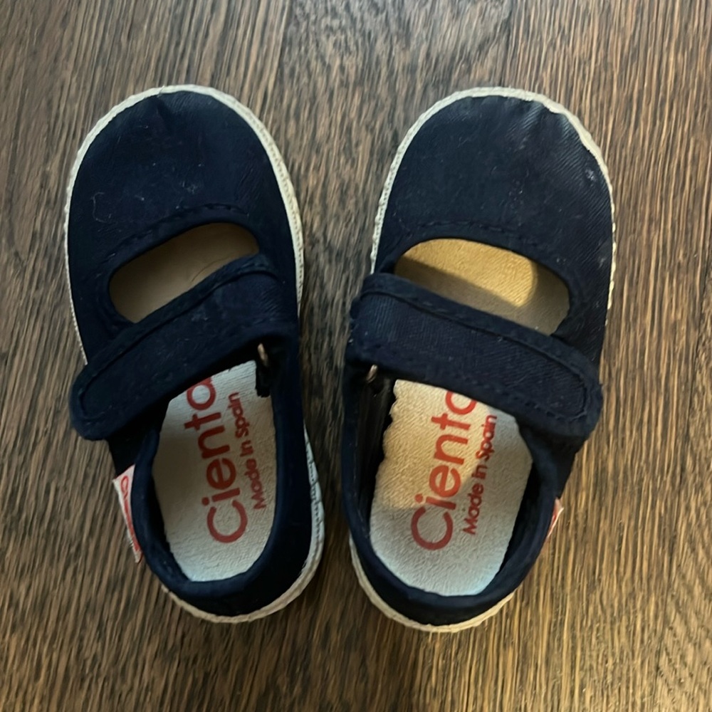 Cienta shoes size 19c